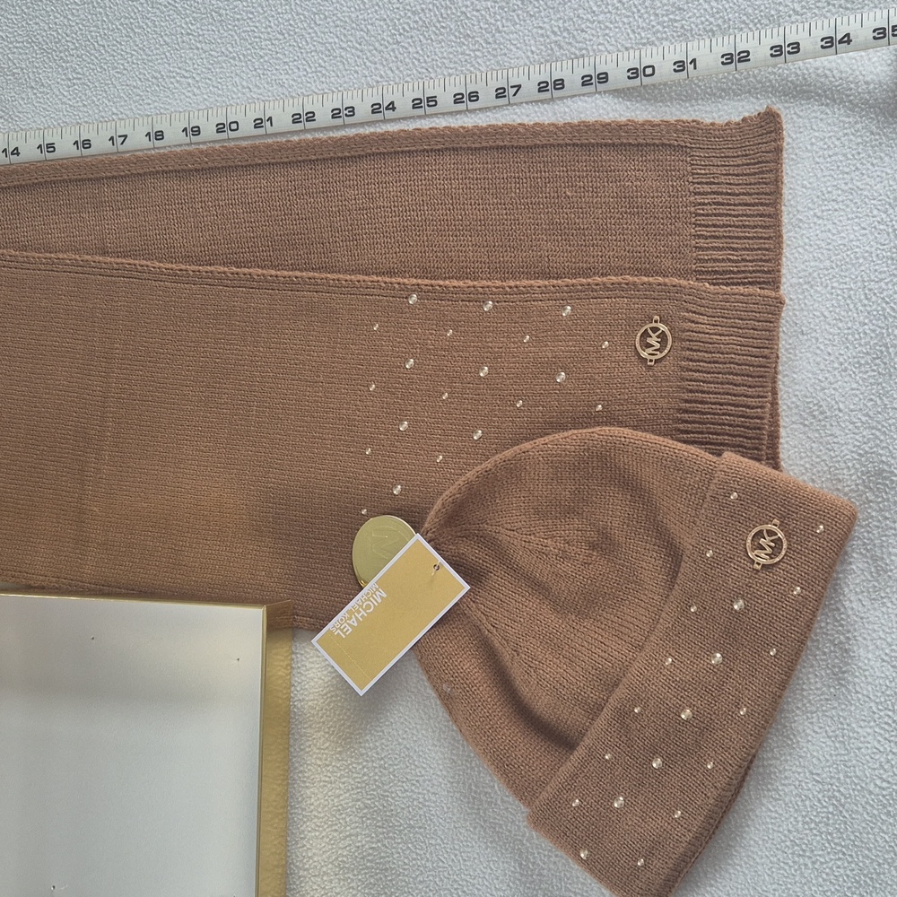 Michael Kors Tan Hat and Scarf Set with Pearls - Picture 16 of 16
